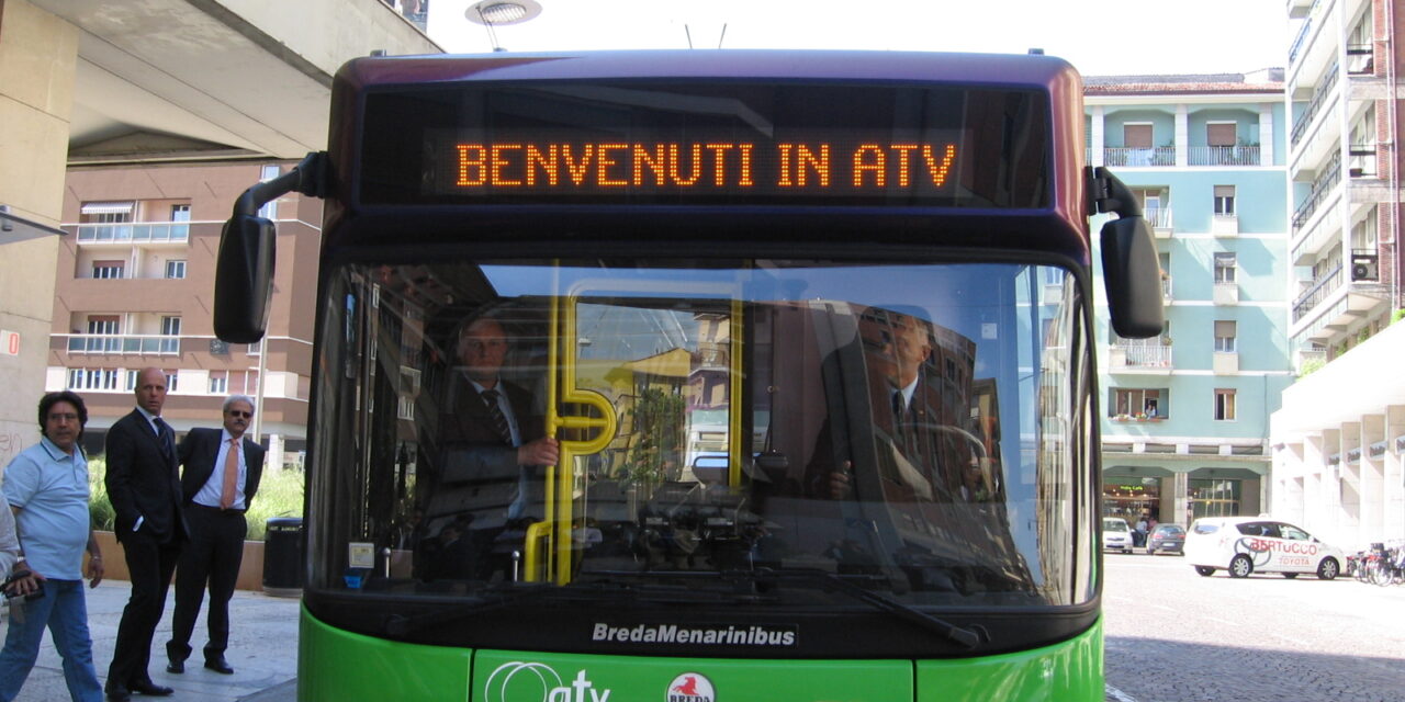 Dal 10 giugno l’orario estivo per i bus ATV, confermati i servizi in città e provincia Grande novità per i turisti: il “Bus Tour Lago di Garda-Valpolicella”