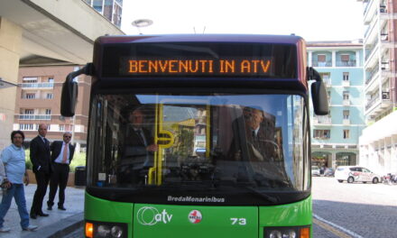 Dal 10 giugno l’orario estivo per i bus ATV, confermati i servizi in città e provincia Grande novità per i turisti: il “Bus Tour Lago di Garda-Valpolicella”
