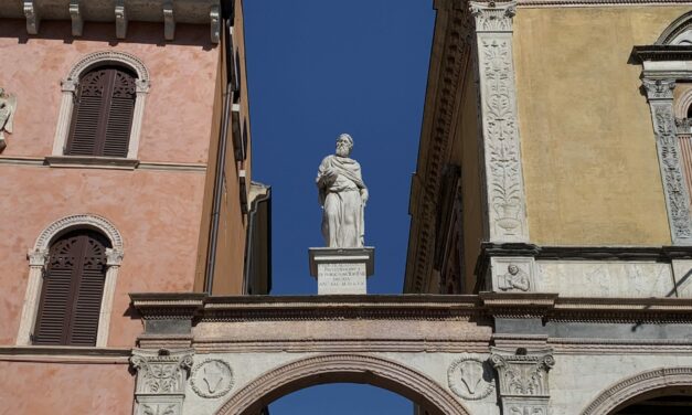 Verona: Girolamo Fracastoro e il mondo nelle sue mani