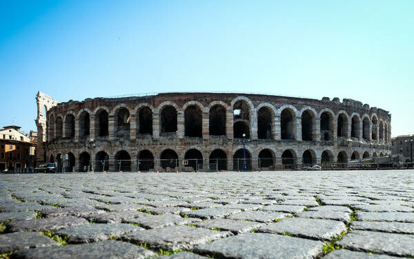 Verona: 67 colonne per Fondazione Arena