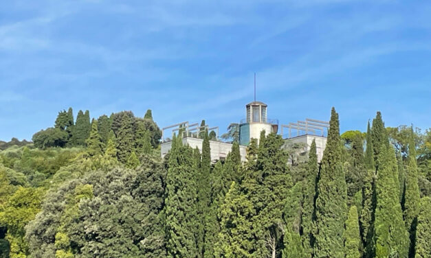 Villa Girasole: la casa che insegue e abbraccia il sole